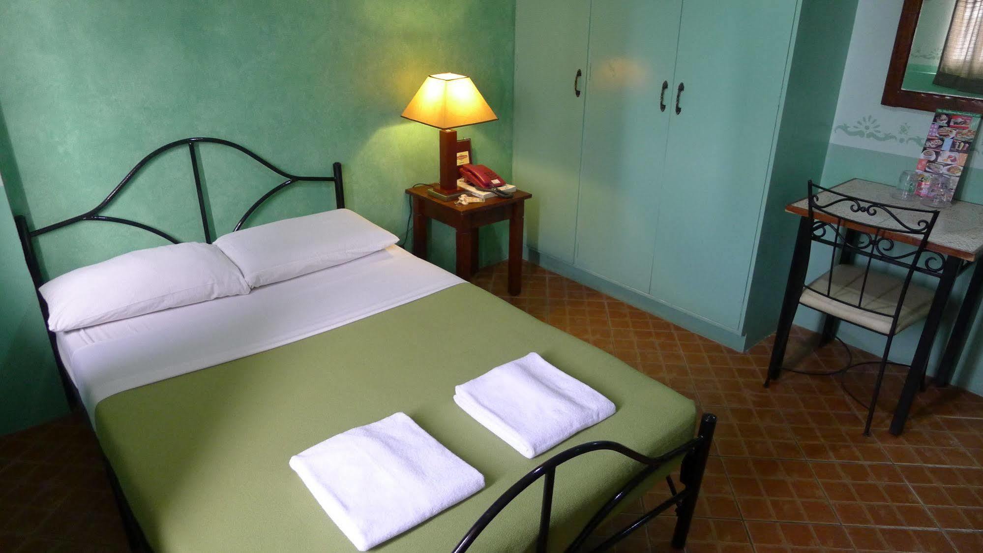 The Mayflower Inn Cebu Zewnętrze zdjęcie